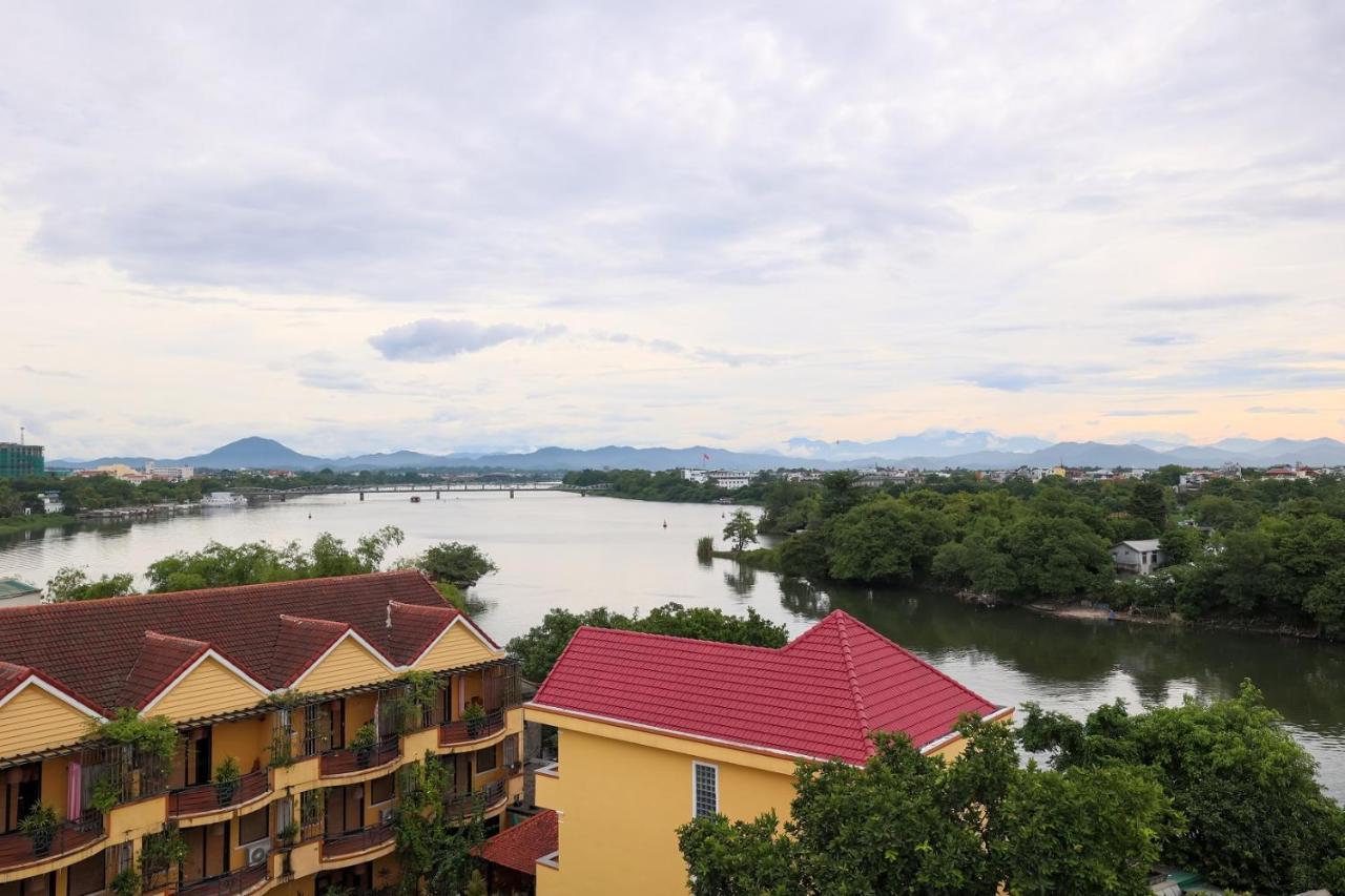 Purple Hue - Charming Riverside Esterno foto